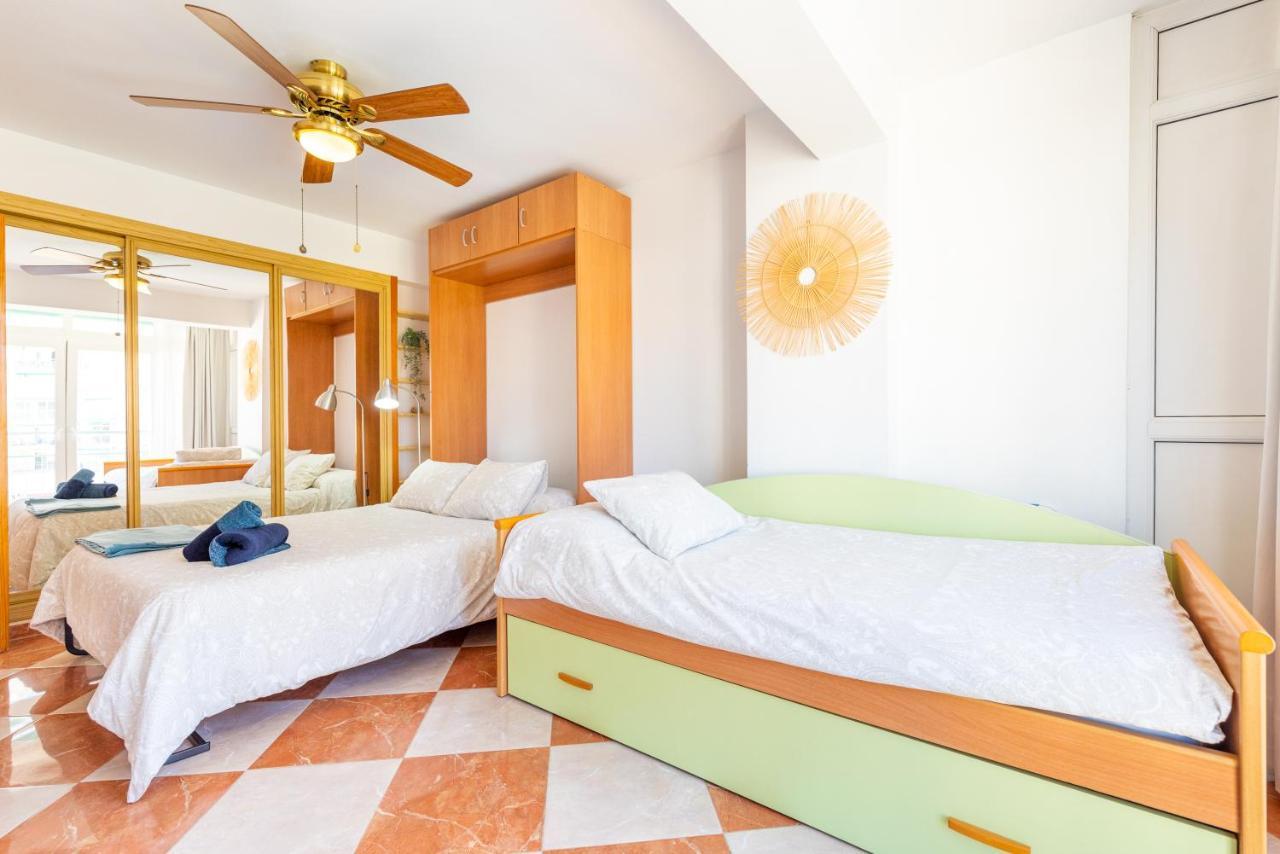 Sunny Seaside Apartment Арройо-де-ла-Мьель Экстерьер фото
